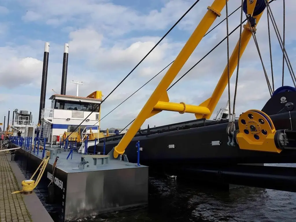 00_56533_MJJULY20Dredging-Damen