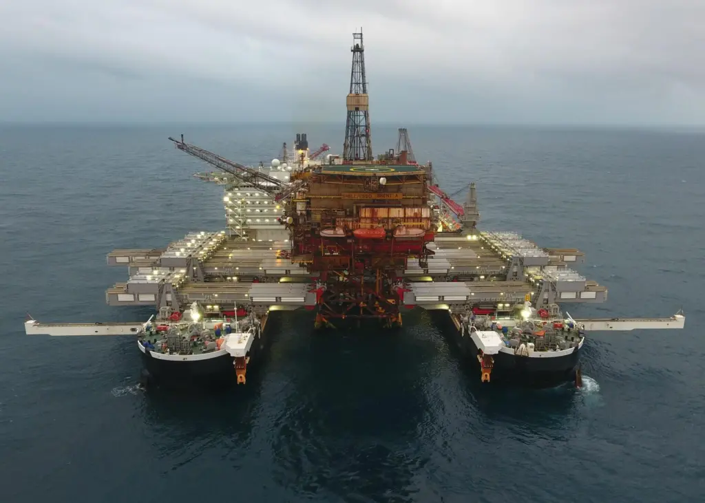 Fast lift of the Brent Alpha topsides