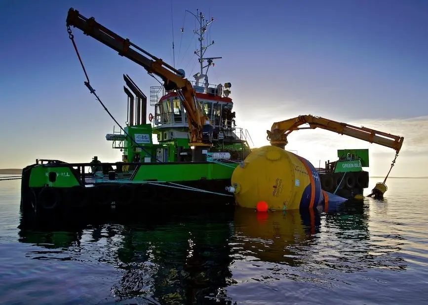 CorPower C3 and 'Green Isle' (Photo: Colin Keldie)
