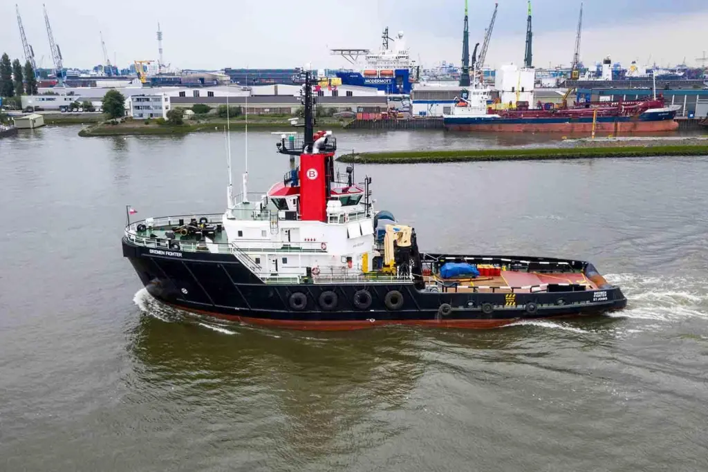 'Bremen Fighter' in its new suit of clothes, pictured in Rotterdam (Boluda)