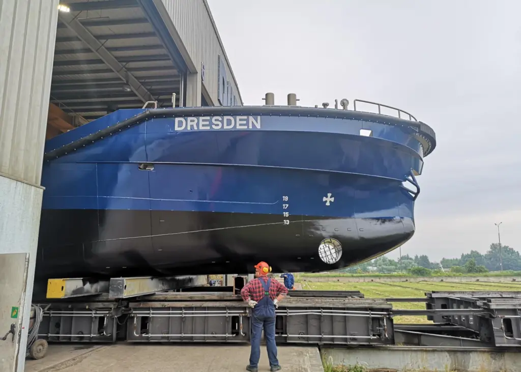 : Dresden after hull completion in Poland. Like sister Prag - small but very versatile.