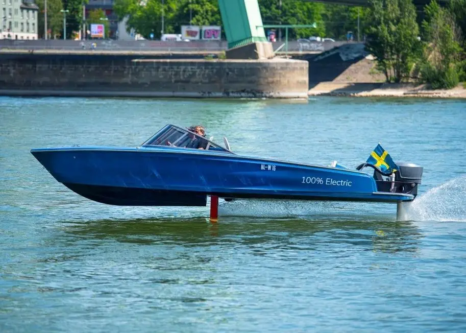 Candela Seven has a range of 92km at 25 knots (46km/h)