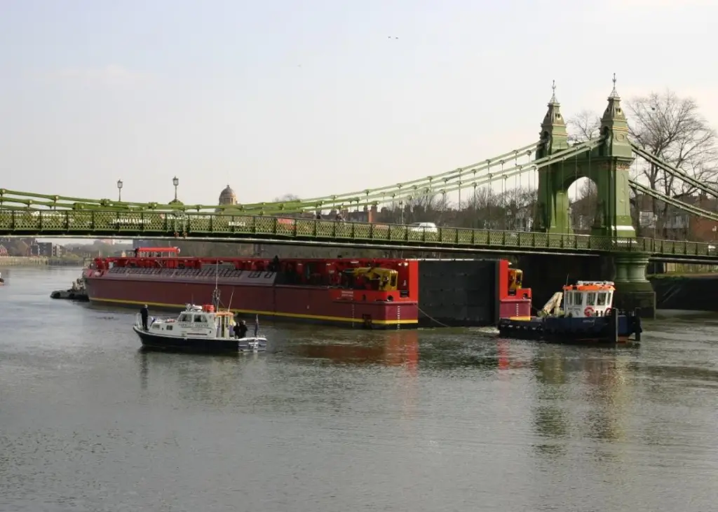 Hammersmith Bridge saw the 'Terra Marique' pass upstream in 2005 on its way to load the Concorde fuselage