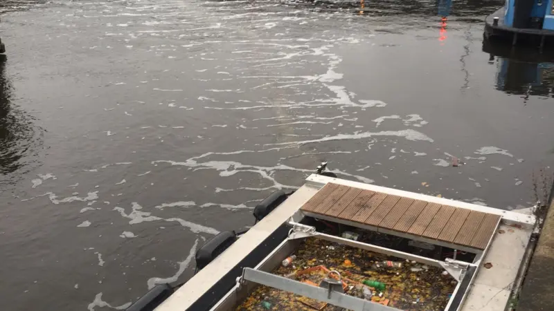 The Bubble Barrier in Amsterdam will have its catch analysed. Image: The Great Bubble Barrier