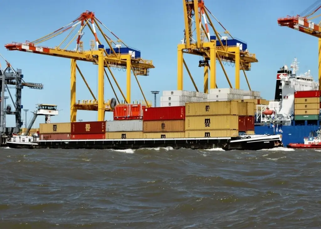 The topics ranged from the use of anticipatory logistics on rivers and waterways right through to suggestions for barge-assisted urban logistics