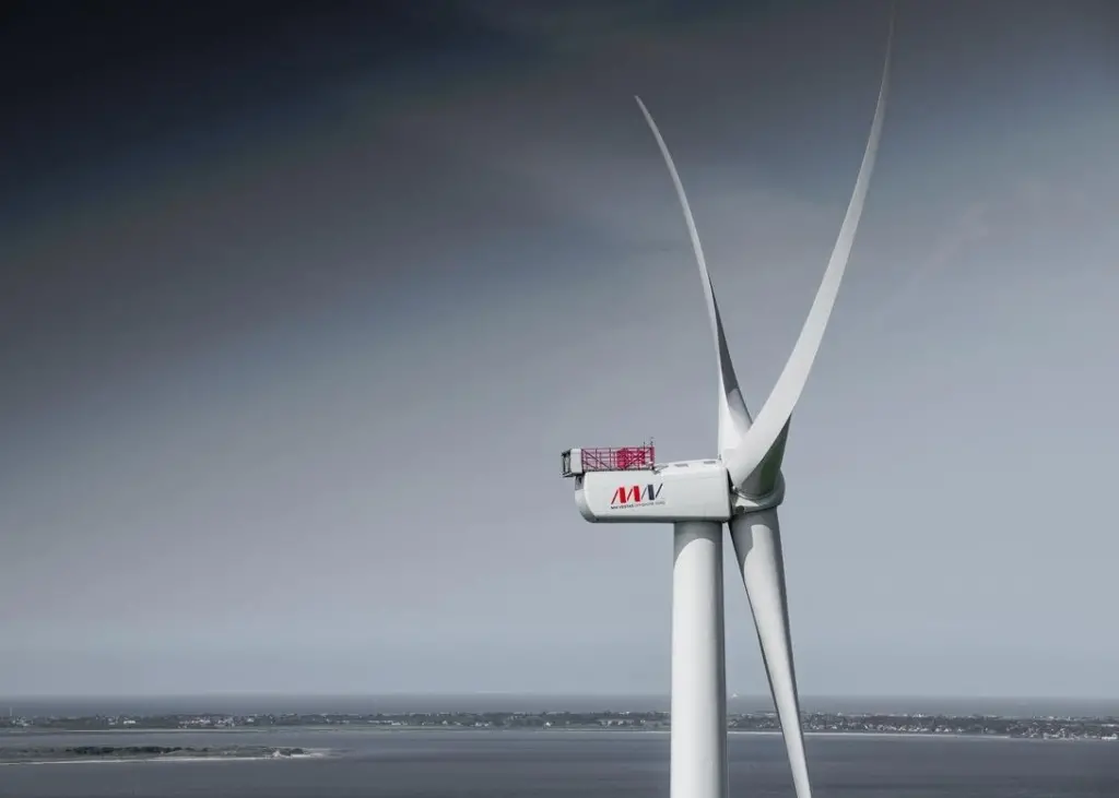 This first V164-9.5mW turbine was installed at the installation harbour in Rotterdam