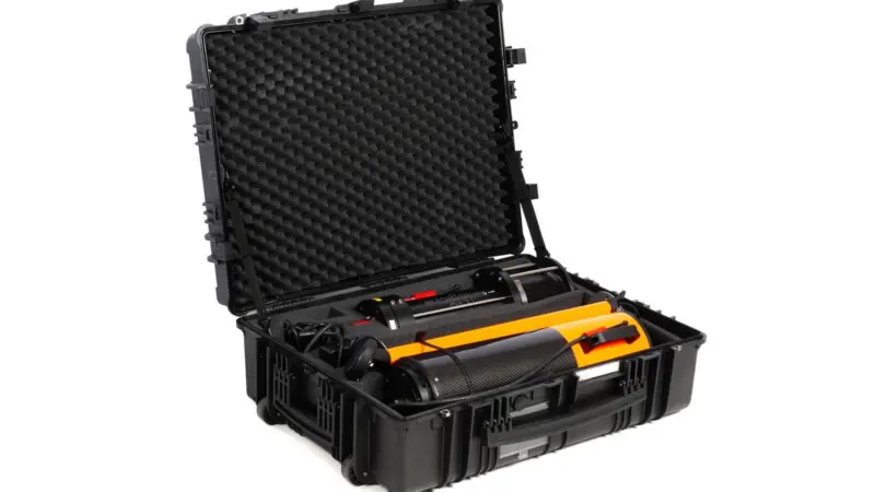 The buoy comprises a USBL transceiver with a built-in battery, mounted to a floating unit