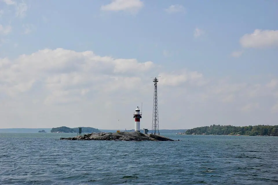 00_57145_Sabik-Marine-ODSL200-sector-light-Finland