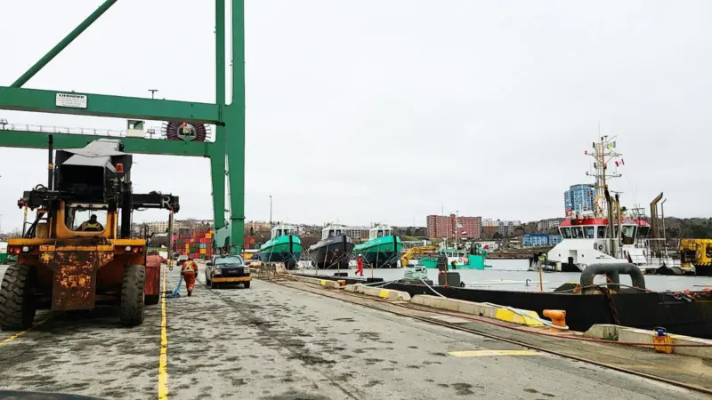 Three Stan Tug 1205s were delivered aboard a Stan Pontoon 7524 all to Canada (Damen)