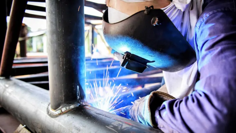 Welding on the 'Arco Dart'