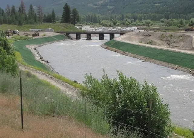 ARMORMAX® 75 from Propex Geosolutions was used in the upper cross section