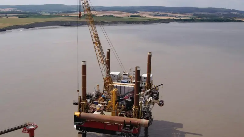 Capable 'Haven SeaChallenger' has deck dimensions of 50 x 24m and a leg length of 55m