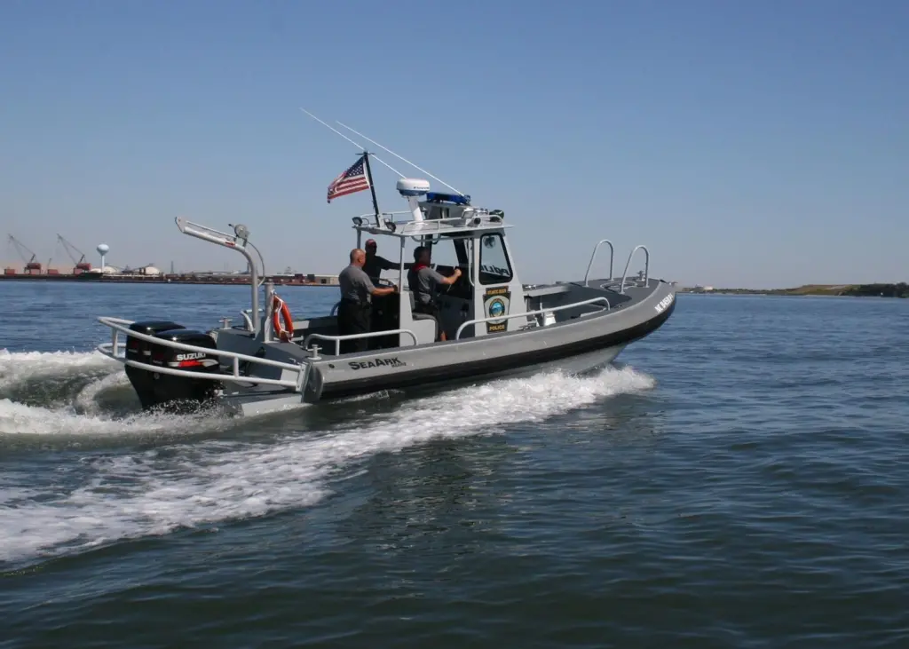 SeaArk Marine Commander vessel