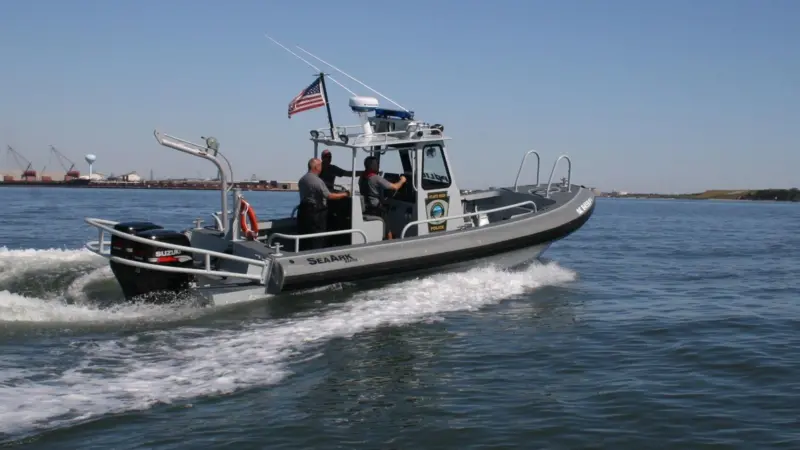 SeaArk Marine Commander vessel
