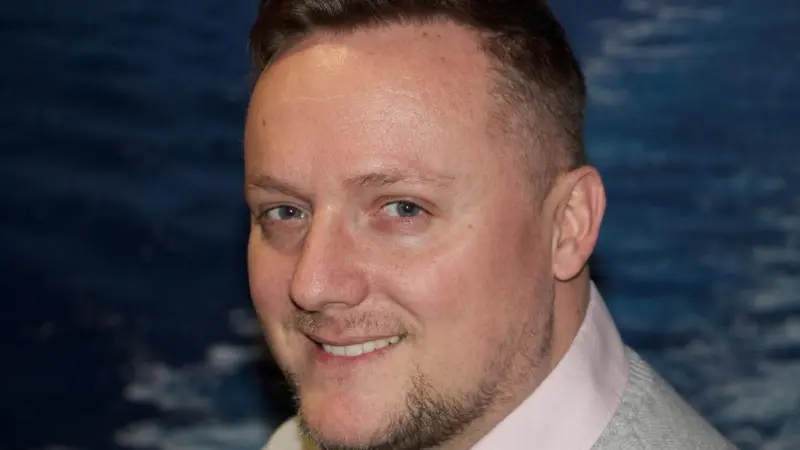 Captain Lee Clarke Content and Delivery Manager, Tapiit Live