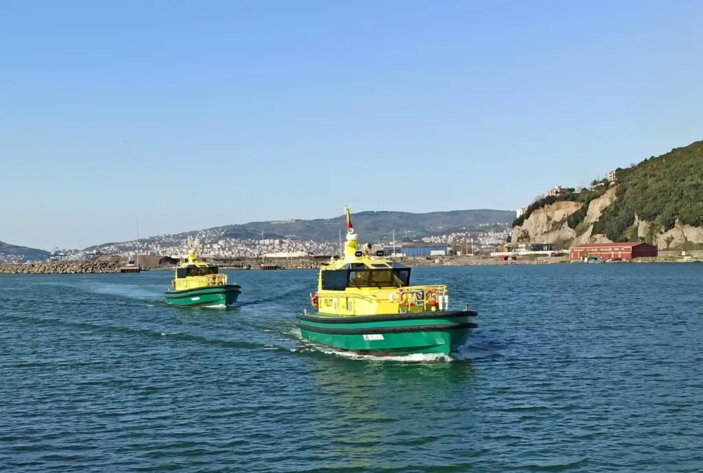 00_57570_ER88-89_Pilot-Boats_MM.1