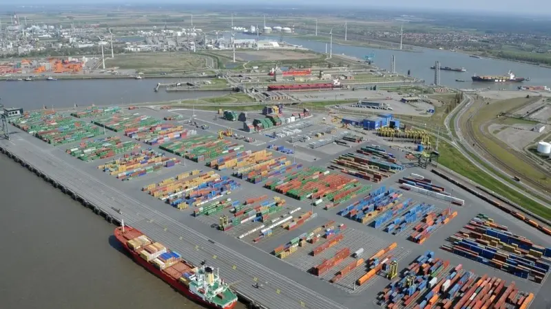 The Europa Terminal is located on the River Schelde