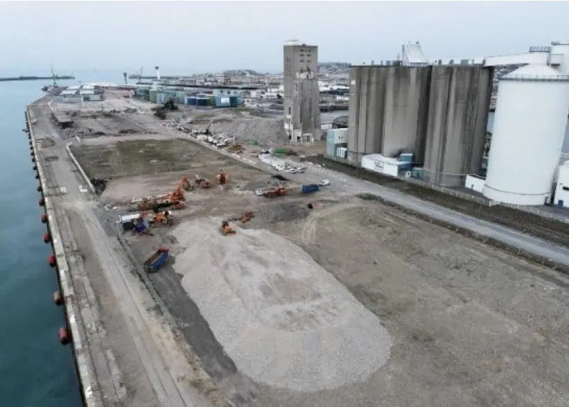 The upper part of the current quay will be cut to a height of four metres