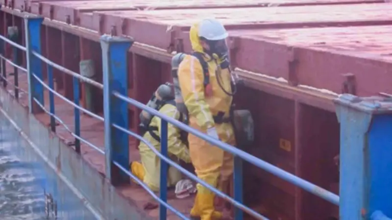 Protective suits were required by Russian salvors in the toxic gas incident (ISU)