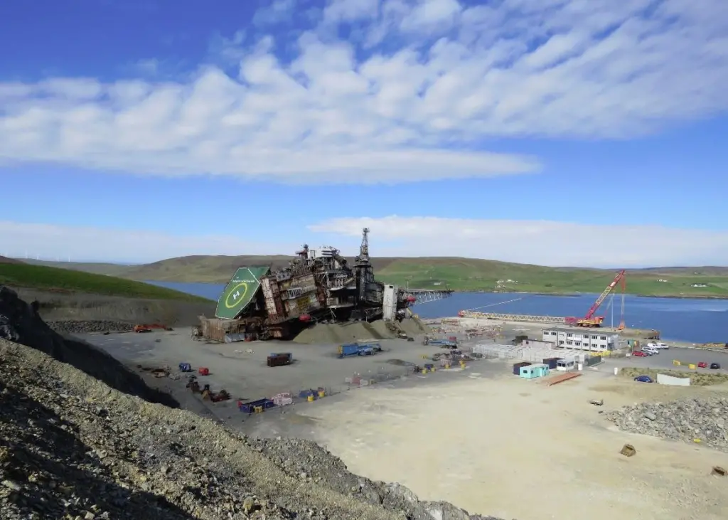 On the 5th June 2021, the platform was successfully collapsed without incident