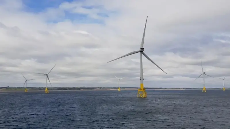 Aberdeen Bay Windfarm (Photo: Richard Crighton)