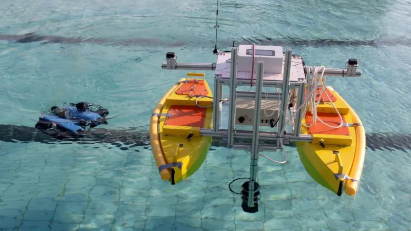 EITAMS:  an autonomous surface vehicle controls a ‘swarm’ of self-drive, interlinked UVs. (Photo Jade HS)