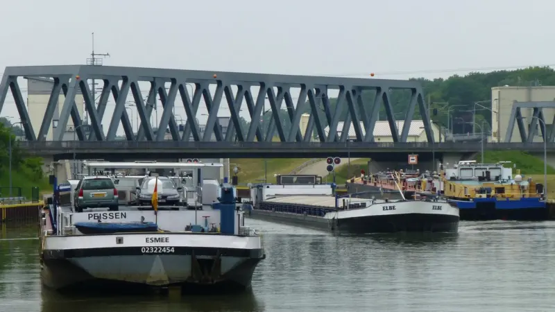Good news for German inland shipping. Here on the busy central Mittelland Canal. (Photo: Tom Todd).