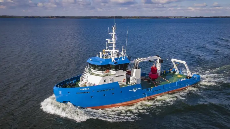 'Jamaica III' is equipped for buoy-laying but also with a towing capability (Damen)