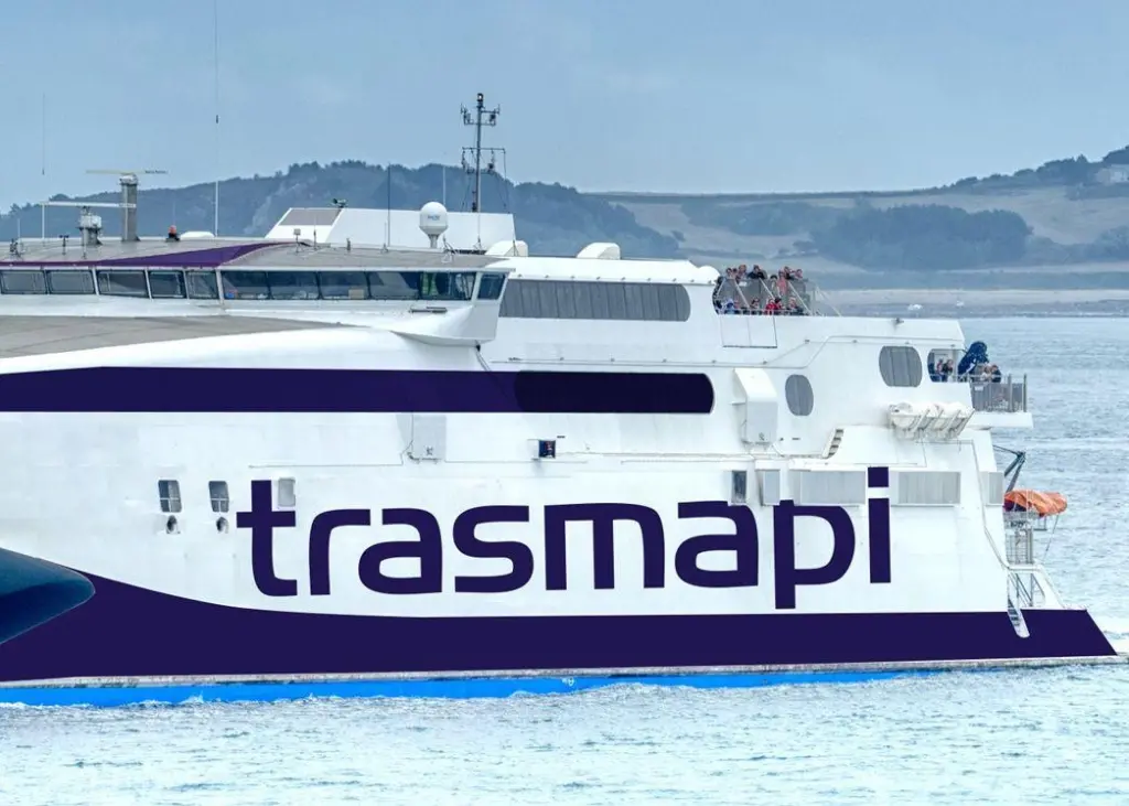 'Incat 045'