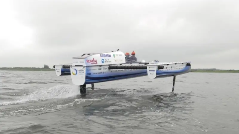The hydrofoiling begins at 22kph