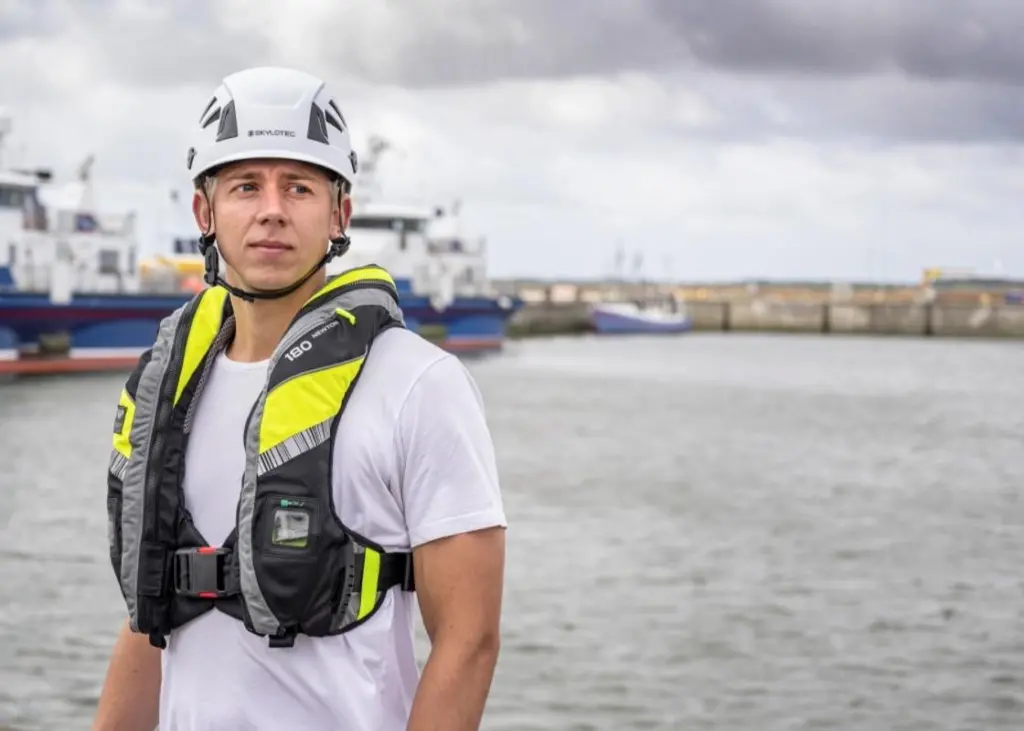 Viking YouSafe Vanguard is SOLAS/MED-approved and CE/ISO-accredited