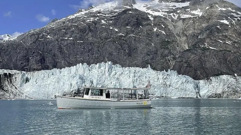 'Wayward Sun' cruising in Alaska