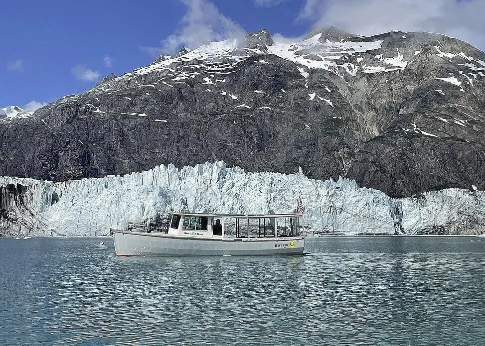 'Wayward Sun' cruising in Alaska