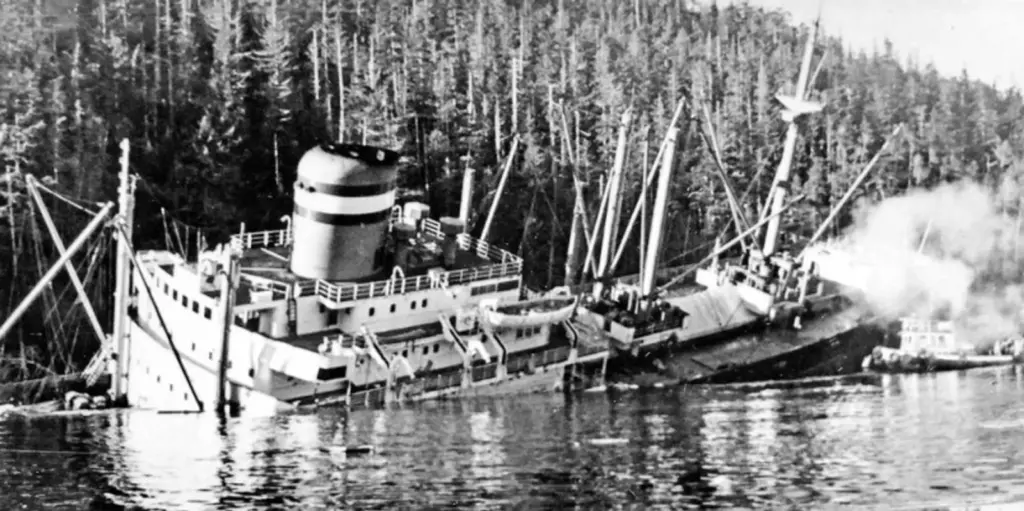 Resolve recovered oil from the 'Schiedyk' 52 years after its sinking (Times Colonist)