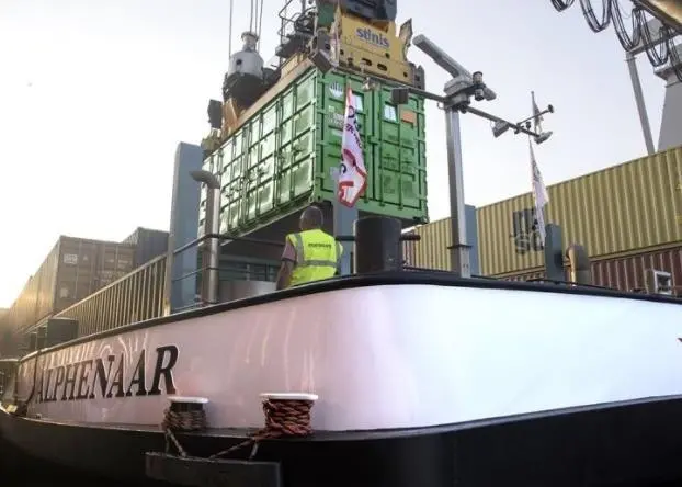 The ‘Alphenaar’ is the first inland waterway vessel to use this system (Photo: Zero Emission Services)