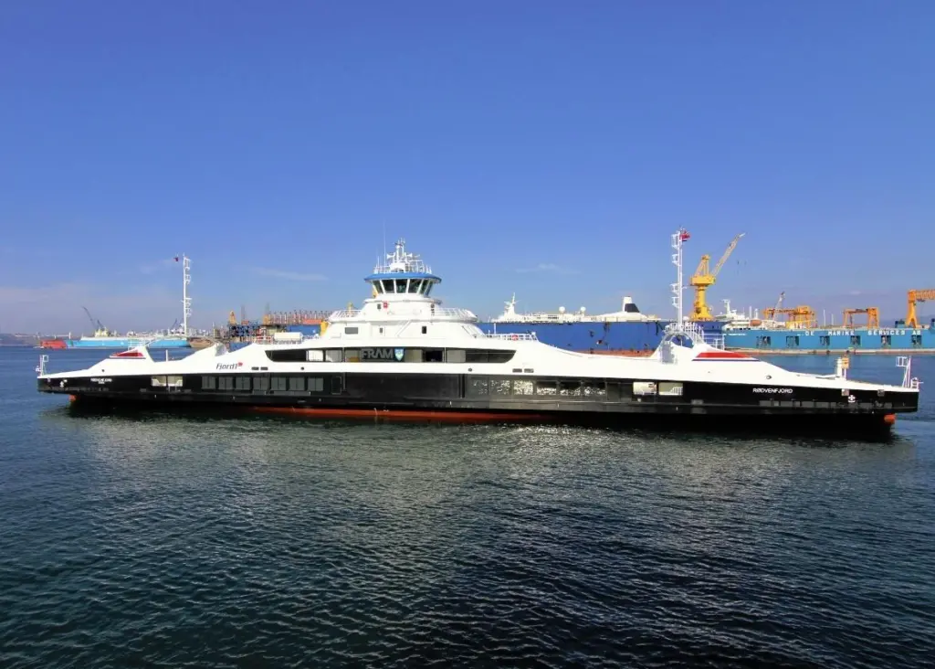 Rødvenfjord has electric propulsion with fast charging batteries using rapid shore connection
