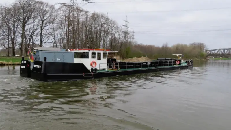 Versatile new workboat Hilter is a hit with operators on Germany’s Dortmund-Ems Canal