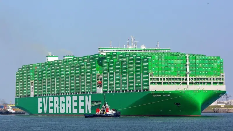 Boluda tugs assisted 'Ever Ace' to its berth in Rotterdam (Kniesti-FleetMon)