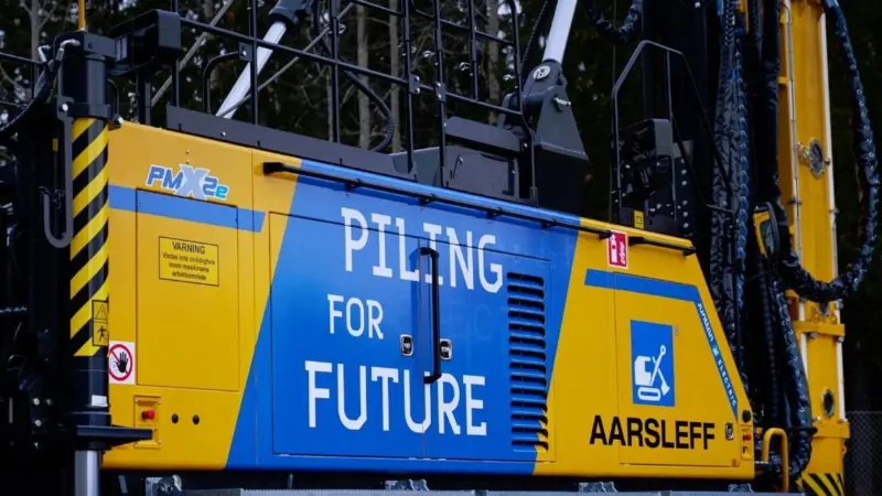 Arslef's battery powered pile driving rig