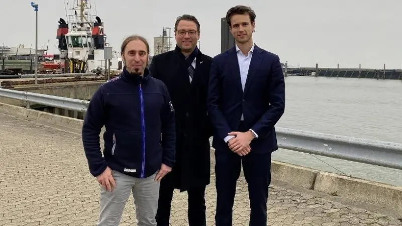 L-R Carsten Wiese (Service Hub Manager Hamburg, Damen Services); Joschka Böddeling (Sales Manager, Damen); Roderick Buijs (Account Manager Services North Europe, Damen