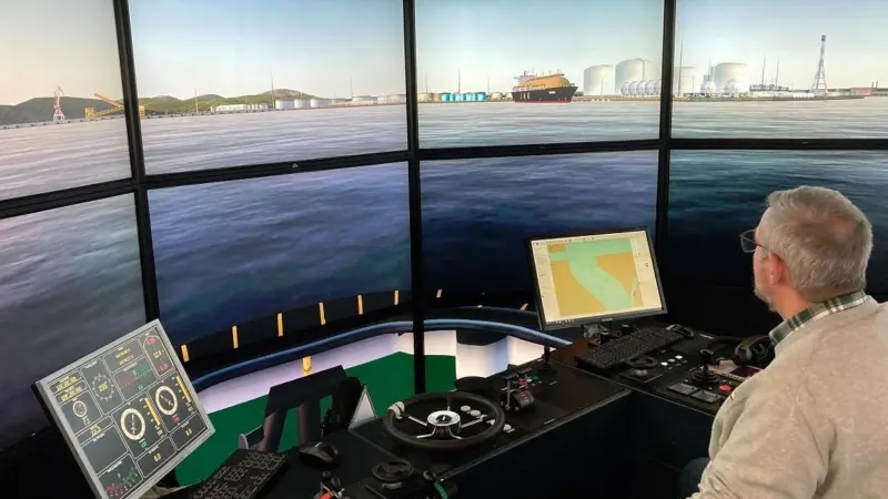Damen's ASD 2312 simulator (Damen)