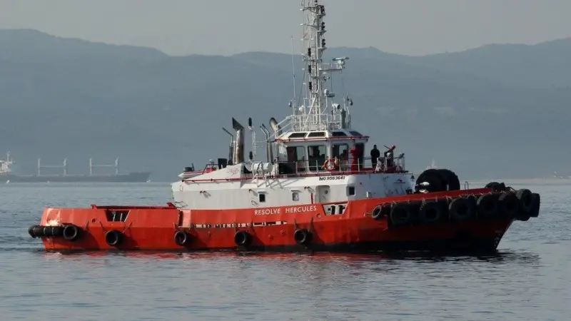 'Resolve Hercules' assisted in a wreck removal operation off Sardinia (Gibdan-Ships Nostalgia)