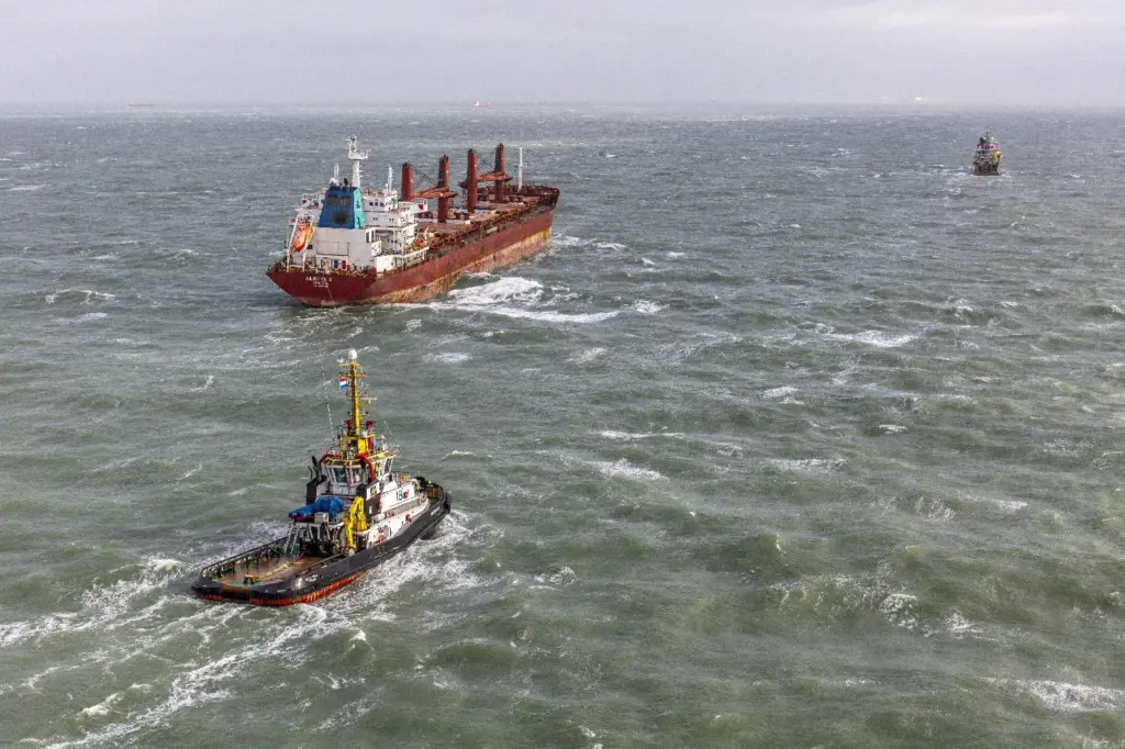 Tugs from Multraship and Boskalis assist 'Julietta D' (Flying Focus)