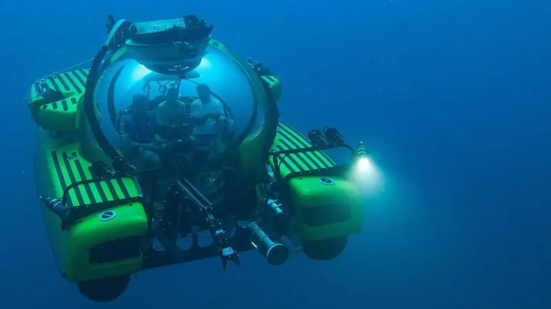 T3300-3 MKII-MidDive submarines for private underwater discovery