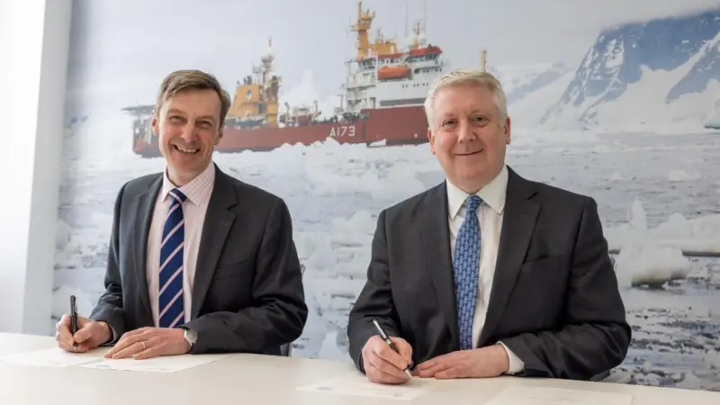 Peter Sparkes, UKHO CEO (left) and Jamie McMichael-Phillips, Seabed 2030 project director
