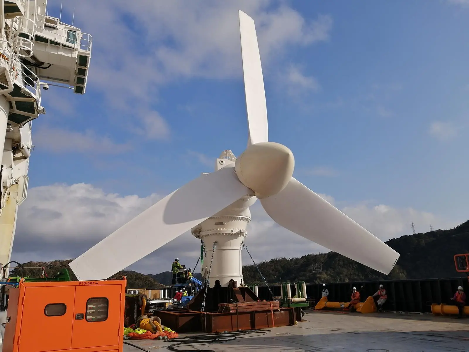 The AR500 Tidal Turbine sitting on the deck awaiting installation 2