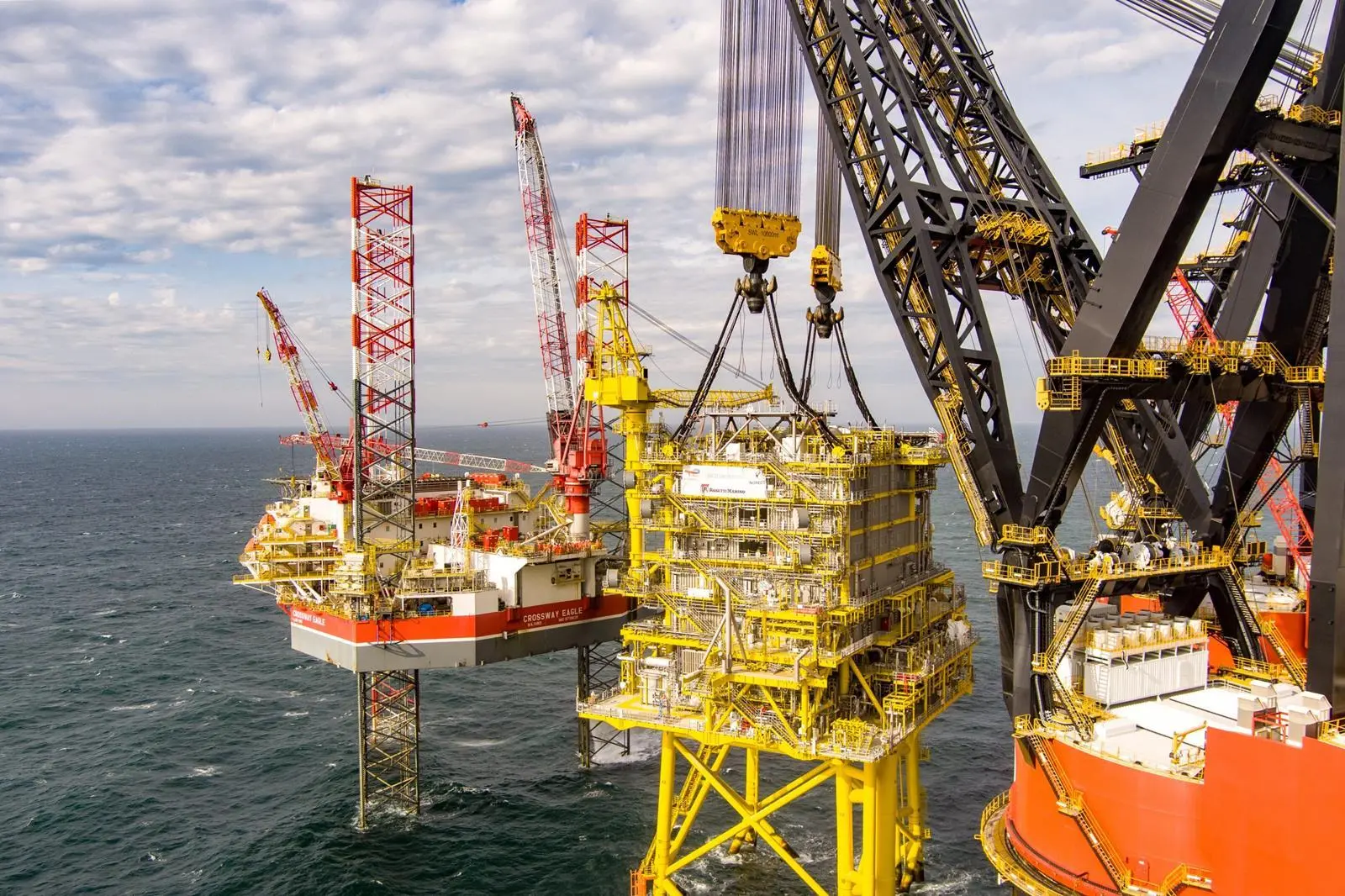 Heerema crane vessel Sleipnir installing the seven-storey residential block at Tyra II
