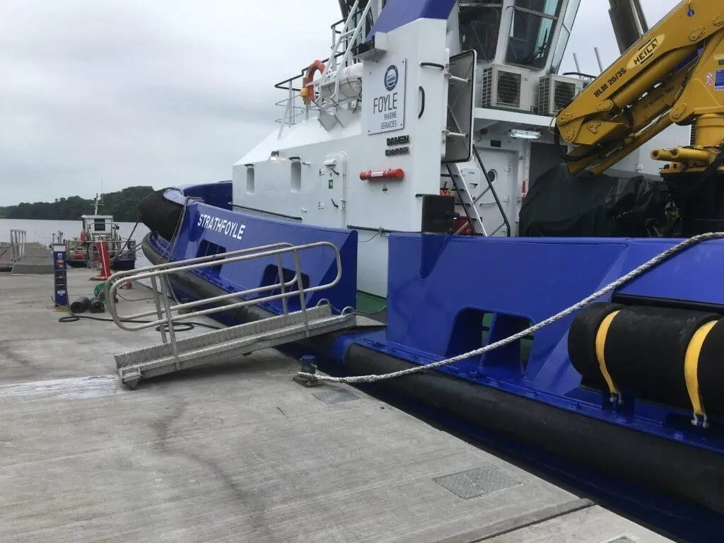 Tug 'Strathfoyle' makes use of the 60m long by 4m wide breakwater