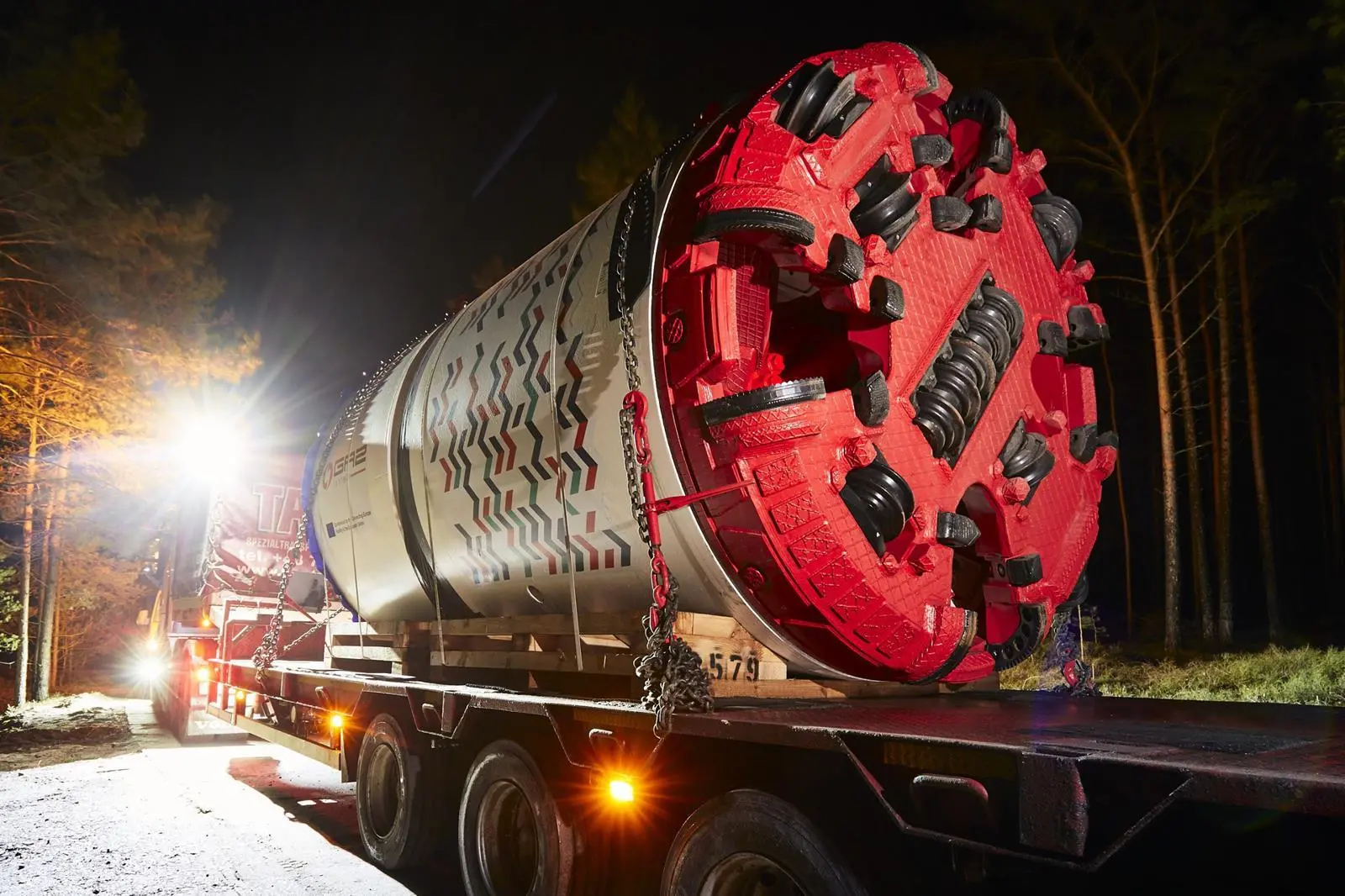 Tunnel boring machine