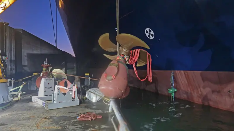 Hydrex bow thruster replacement